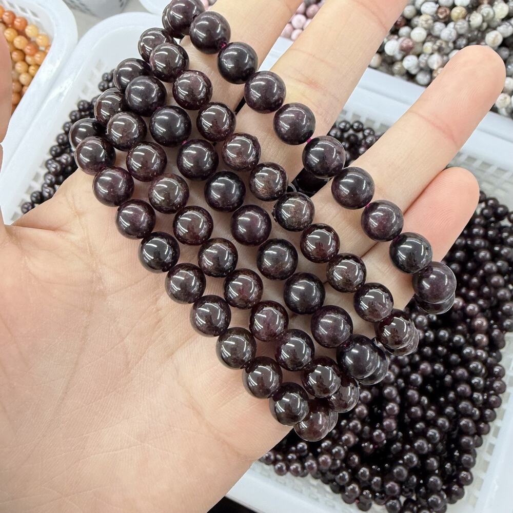 8MM Garnett Bracelet